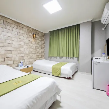 Jeju R Hotel & Guesthouse