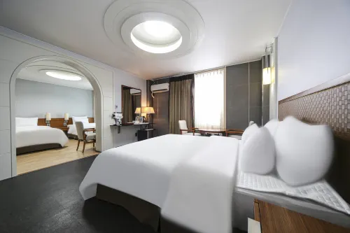 Donghae Hotel Me - parking