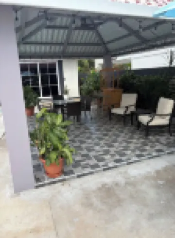 Sabas Beach House in Surf City