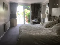 Spinneycross Hotels in Box