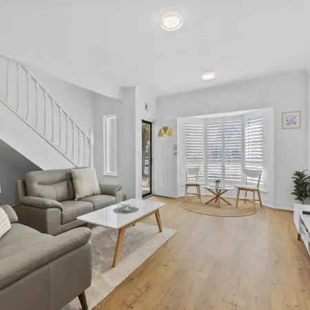 Coastal 3-Bed House with BBQ and Private Courtyard