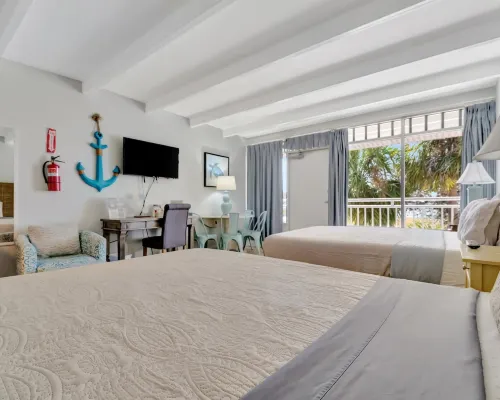 Palm Terrace Waterfront Htd Pool Hot Tub Tennis Hotels in Ruskin