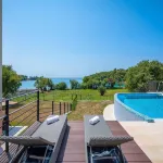 Villa Cedar - Fully Equipped Villa With 4 big Rooms for 8 Guests and a Seaview