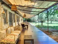 Mas des Comtes de Provence Hotels in Tarascon