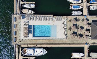 Lago Dorato Marina Lodge - Lakefront