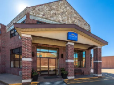 Baymont by Wyndham Downtown Detroit Hotels near The Aretha Franklin Amphitheatre