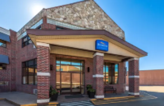 Baymont by Wyndham Downtown Detroit Hotels near Belle Isle