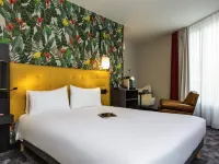Ibis Styles Puteaux Paris la Défense Hotels near La Defense Station