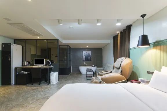 SR Design Hotel - 215 Verified Photos & Reviews | Trip.com