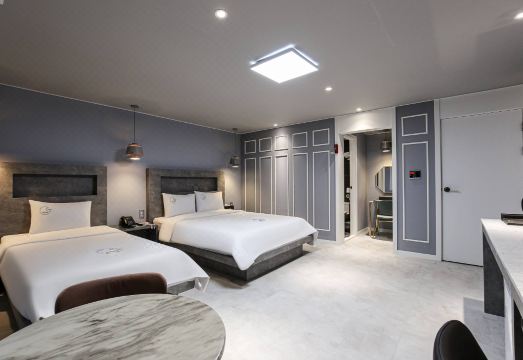 캣츠모텔 스타일러