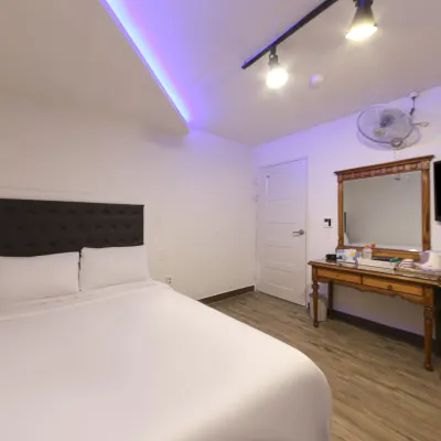 Jeju Beijing Motel Отели рядом с достопримечательностью «Монумент Самсасок»