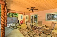 Cozy Home w/ Media Room: Short Walk to Taos Plaza! - Parkering