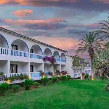 Utopia Beach Club Hotel Exterior