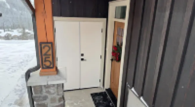 Powder Heights #25 2 Bedroom Home Hotels in Sun Peaks