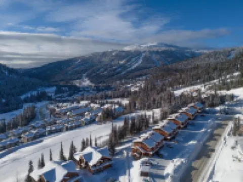 Powder Heights #25 2 Bedroom Home Hotels in Sun Peaks