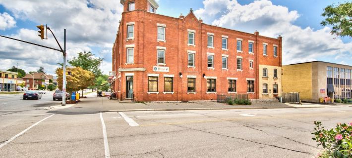 The Queen’s Cue, Stratford, A Tribute Portfolio Hotel Hotels in Perth County