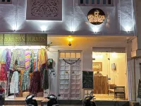 THE SARAI 一號畫廊附近的飯店