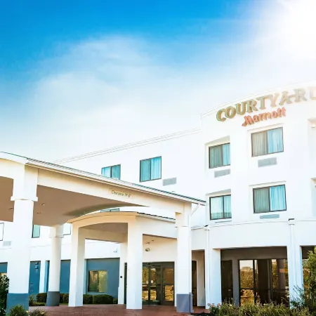 Courtyard Kingston