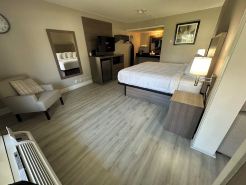 Whalers Inn and Suites