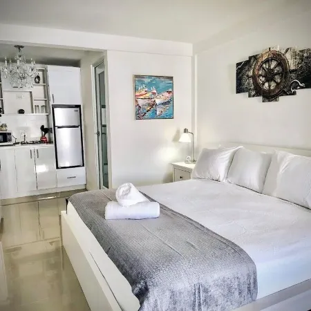 Segovia Studio Units