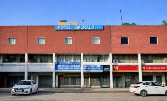 Hotel Emerald