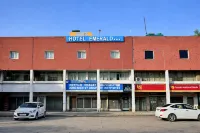 Hotel Emerald - 3 ดาว