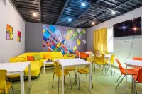 Green Cube Capsule Hostel - Hostels