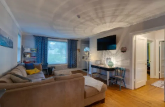 新遊樂場：熱水浴缸、遊戲和百老匯熱潮！