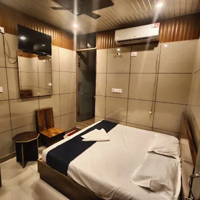 HOTEL BLUEBELL INN Hotels near Transport Nagar (Lucknow)