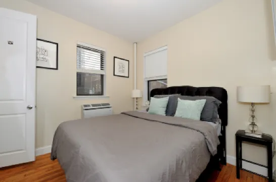 Comfy 1 Bed 1 Bath Apartment in NYC Hotels in Greenwich Village