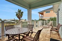 Palm-surrounded Stunner With Enclosed Pool & Water Views - Dog-friendly