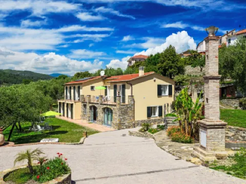 Joy (Imp521) Hotel di 