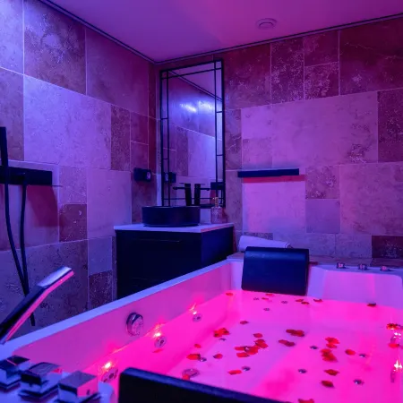 Cristalys Loveroom & Spa