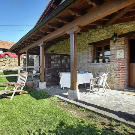 Mansion in Nava with Pool & Terrace Отели в г. Нава