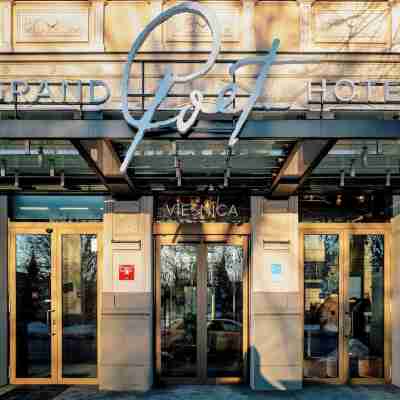 Grand Poet Hotel and Spa by Semarah Hotel Exterior