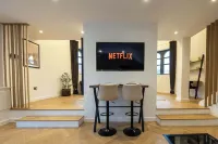 Luxury Church Conversion in Hale - Sleeps 4 Hotels near Ashley Hall Showground