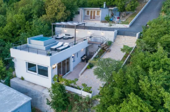 House Linda 2 Hotels in 