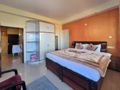 The Cozy Corner Hilltop 360 View Retreat