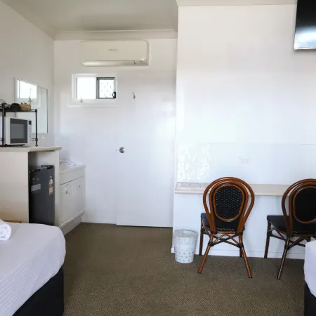 Park Avenue Hotel Motel Отели в г. Рокхемптон