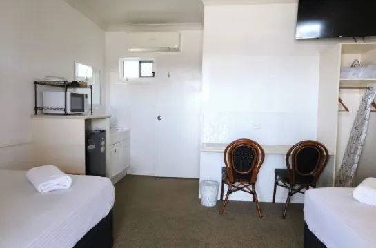 Park Avenue Hotel Motel