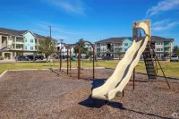 Landing Apartments Austin - Lockhart