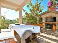 Apartments Mirjana V Hotels in Lopar