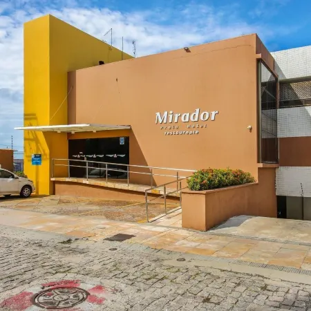 Mirador Suites Beira Mar com Piscina