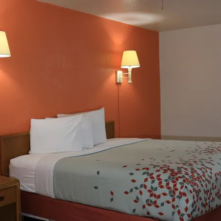 Heritage Inn & Suites