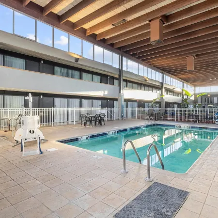 Riverside Hotel & Conference Center