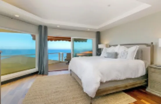 Oceanfront! 3 Distinct Suites! Jacuzzi & BBQ!