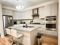Modern 4‑ Retreat I 2‑ Parking I Steps from the Ajax Waterfront Hotels in Ajax