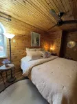 Spacious Cabin with Beautiful Sunsets in the Heart of Hiking and Wine Country