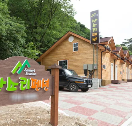 Wonju Sansori Pension Отели рядом с достопримечательностью «Загородный клуб Park Valley»