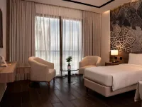 فندق جولدن توليب مسقط ذا فيليج Hotels near مسجد الفاروق